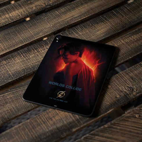 DC Comics The Flash Movie: SuperGirl Poster Apple iPad Pro Skin