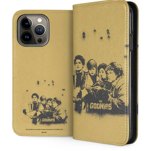 Warner Bros The Goonies (1985) The Goonies Cast iPhone 15 Pro Max Folio Case