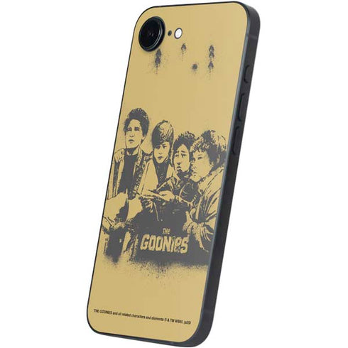 Warner Bros The Goonies (1985) The Goonies Cast iPhone 16e Skin