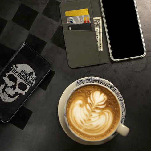 Warner Bros The Goonies (1985) The Goonies Skull Map iPhone 15 Pro Folio Case