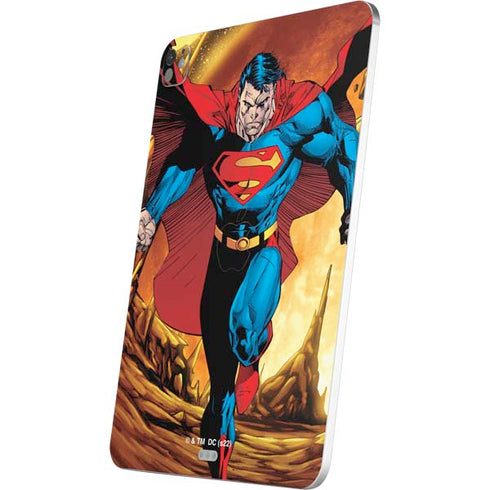 DC Comics Superman Action Pose Art By Jim Lee iPad Pro 13in M4 (2024) Skin