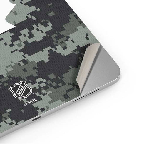 NHL Toronto Maple Leafs Camo iPad Pro 13in M4 (2024) Skin