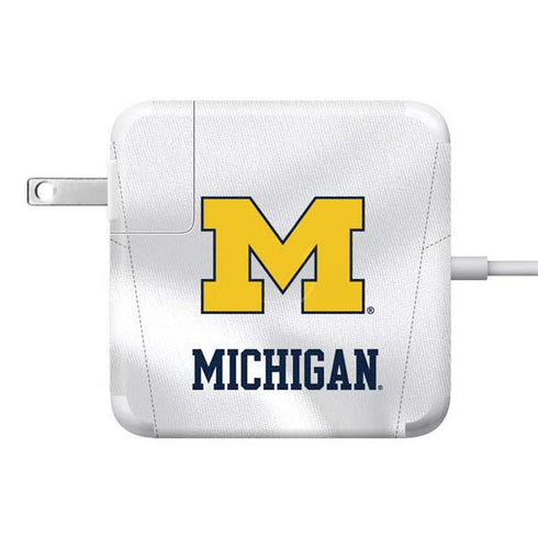 University of Michigan White Jersey 85W Power Adapter (15 and 17 inch MacBook Pro Charger) Skin