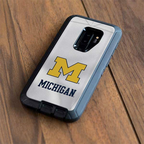 University of Michigan White Jersey Otterbox Defender Galaxy Skin
