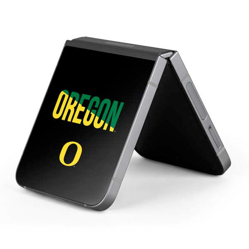 University of Oregon Split on Black Galaxy Z Flip6 Skin