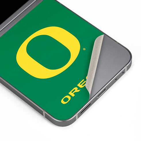 University of Oregon Yellow O on Green Galaxy Z Flip6 Skin