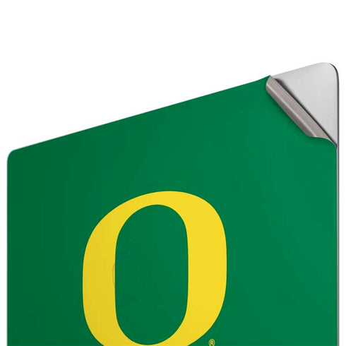 University of Oregon Yellow O on Green Apple MacBook Pro 16-inch Skin