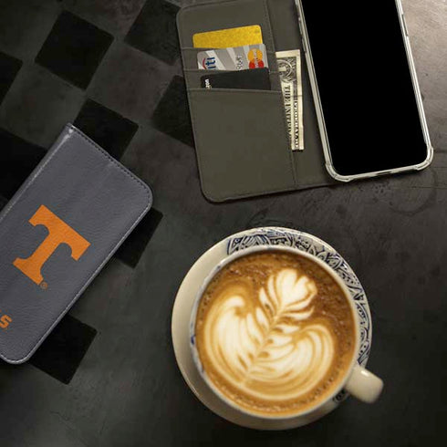 University of Tennessee-Knoxville T Logo Vols on Gray iPhone 15 Folio Case