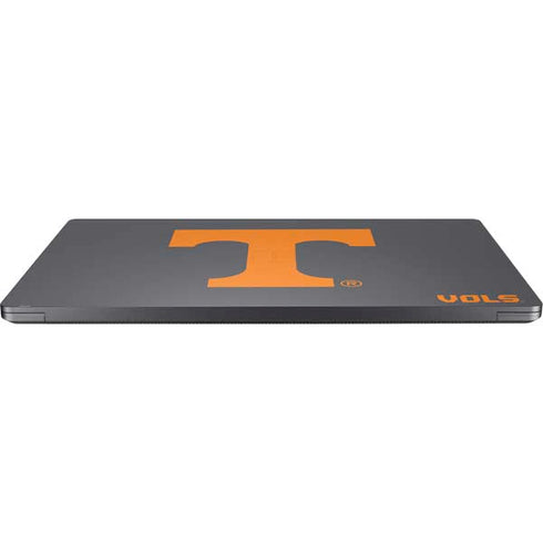 University of Tennessee-Knoxville T Logo Vols on Gray Surface Laptop 7 15in Skin