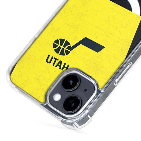 NBA Utah Jazz Yellow Texture iPhone 15 Plus MagSafe Case