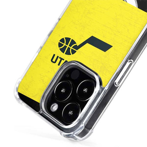 NBA Utah Jazz Yellow Texture iPhone 15 Pro Max MagSafe Case