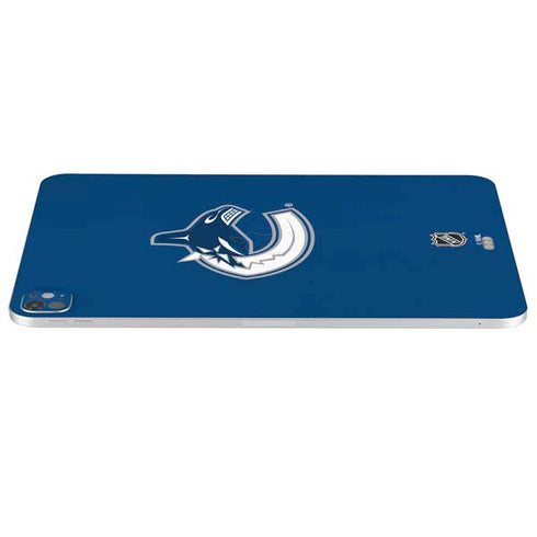 NHL Vancouver Canucks Distressed iPad Pro 13in M4 (2024) Skin