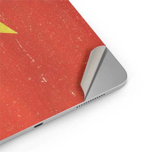 Vietnam Flag Distressed iPad Pro 13in M4 (2024) Skin