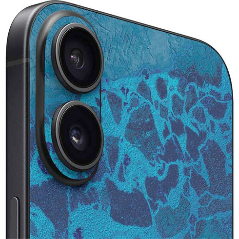 RealTree WAV3 Blue Camo iPhone 16 Skin