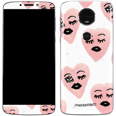 Bouffants and Broken Hearts Winking Hearts Moto E5 Plus Skin