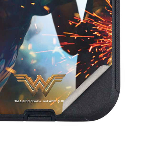 DC Comics Wonder Woman Action Pose Poster Otterbox Defender iPhone Skin