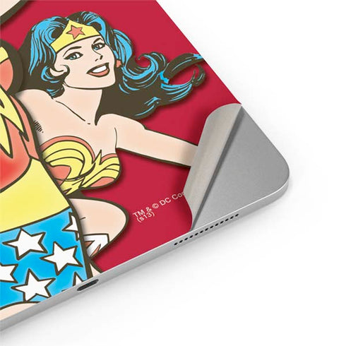 DC Comics Wonder Woman Vintage Action pose iPad Pro 13in M4 (2024) Skin