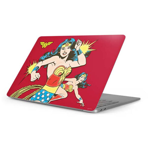 DC Comics Wonder Woman Vintage Action pose Apple MacBook Pro 16-inch Skin
