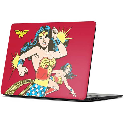 DC Comics Wonder Woman Vintage Action pose Surface Laptop 7 13.8in Skin