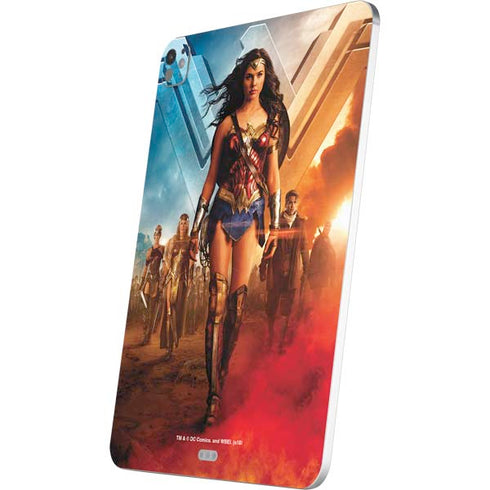 DC Comics Wonder Woman Main characters Poster iPad Pro 13in M4 (2024) Skin