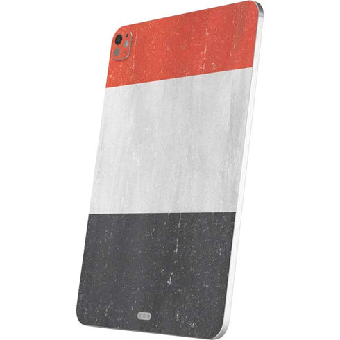 Yemen Flag Distressed iPad Pro 13in M4 (2024) Skin
