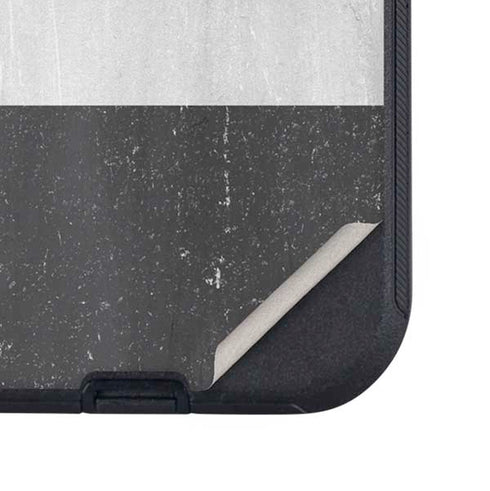 Yemen Flag Distressed Otterbox Defender iPhone Skin