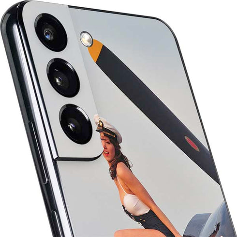1940s Navy Pin-Up Girl On Corsair Fighter Plane Galaxy S22 Skin