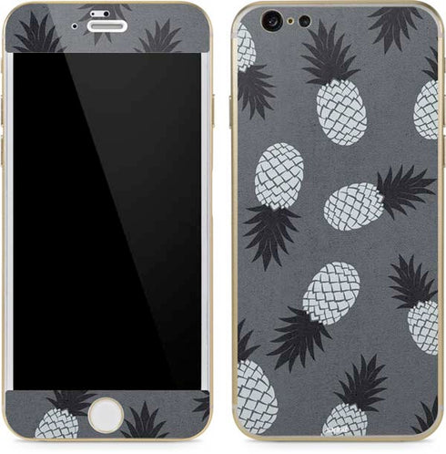 Black and White Pineapples iPhone 6/6s Skin