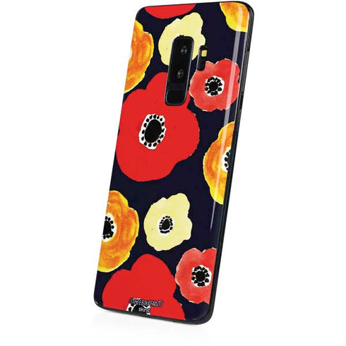 Bouffants and Broken Hearts Anemone Flower Galaxy S9 Plus Skin