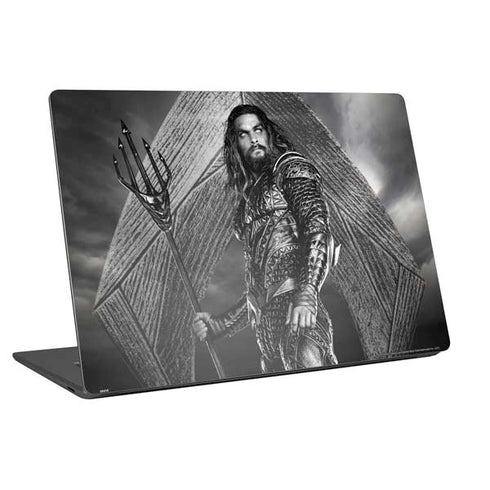 The Justice League (2017) Aquaman Poster Universal Laptop 17in (13.8 x 10in) Skin