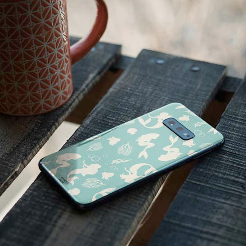 Disney The Little Mermaid Character Silhouette Pattern Galaxy S10e Skin
