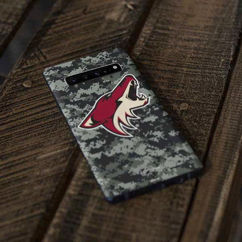NHL Arizona Coyotes Camo Galaxy S10 Plus Skin