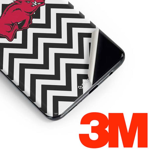 University of Arkansas-Fayetteville Chevron Print Galaxy S10e Skin