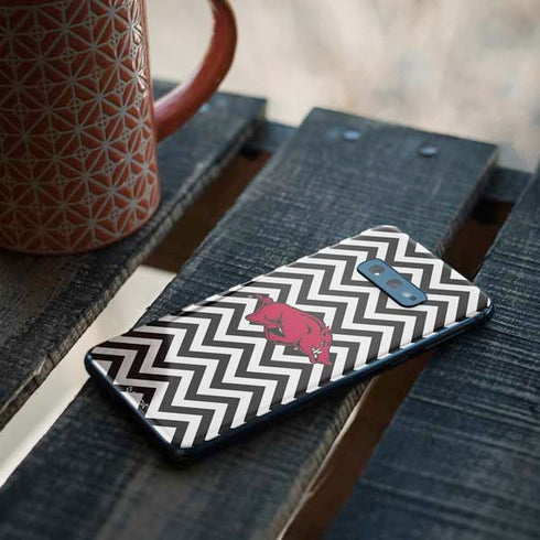 University of Arkansas-Fayetteville Chevron Print Galaxy S10e Skin