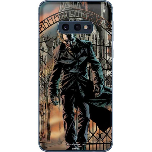 DC Comics The Joker Walking Dark Grounds Comic Art By Lee Bermejo Galaxy S10e Skin