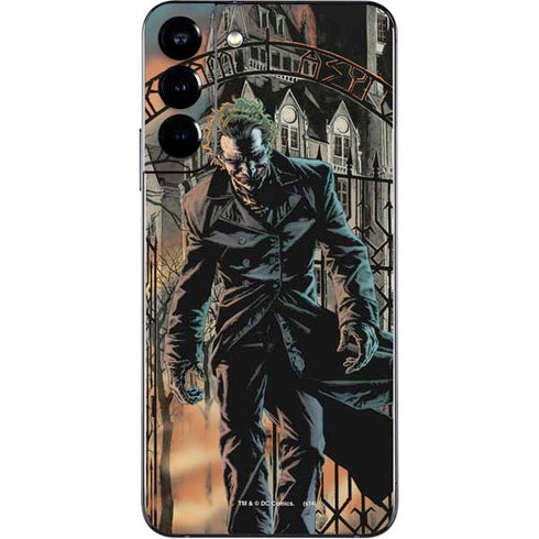 DC Comics The Joker Walking Dark Grounds Comic Art By Lee Bermejo Galaxy S22 Plus Skin