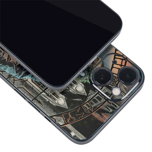 DC Comics The Joker Walking Dark Grounds Comic Art By Lee Bermejo iPhone 14 Plus Skin