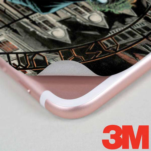 DC Comics The Joker Walking Dark Grounds Comic Art By Lee Bermejo iPhone 7 Skin