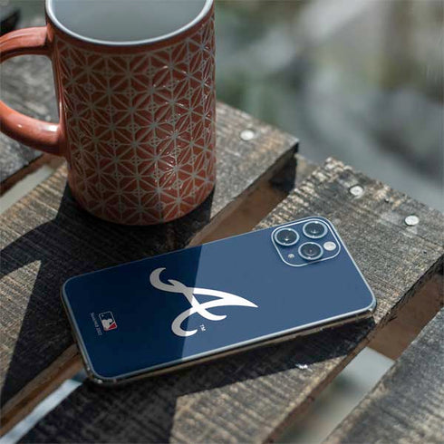 MLB Atlanta Braves - Solid Distressed iPhone 11 Pro Skin