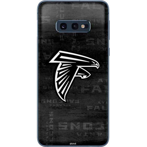 NFL Atlanta Falcons Black & White Galaxy S10e Skin