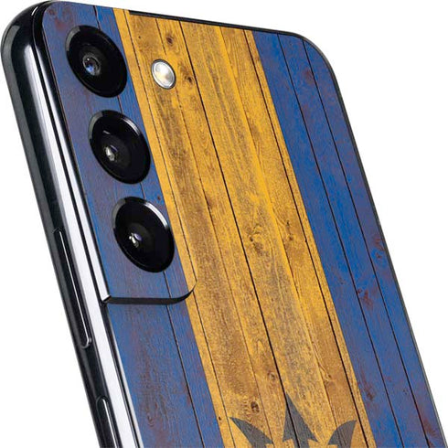Barbados Flag Dark Wood Galaxy S22 Skin