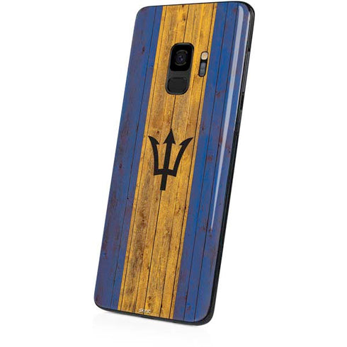 Barbados Flag Dark Wood Galaxy S9 Skin