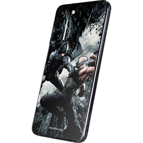 The Dark Knight Rises Batman and Bane Fighting Galaxy S22 Plus Skin