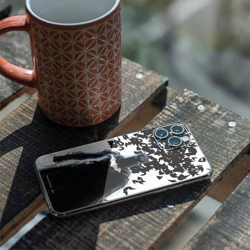 DC Comics Batman Holding batarang Art iPhone 11 Pro Skin