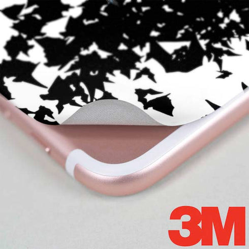 DC Comics Batman Holding batarang Art iPhone 7 Skin