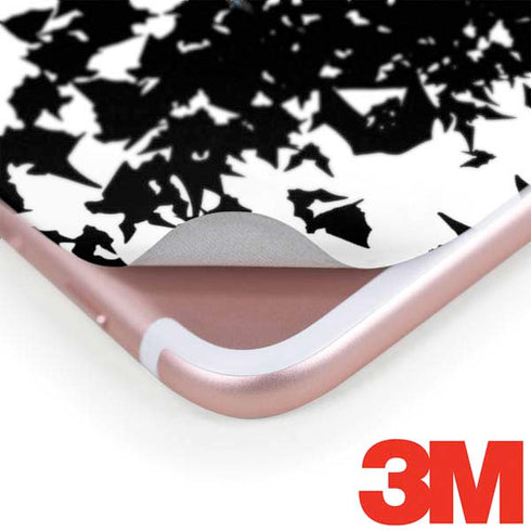 DC Comics Batman Holding batarang Art iPhone 8 Plus Skin