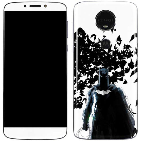 DC Comics Batman Holding batarang Art Moto E5 Plus Skin