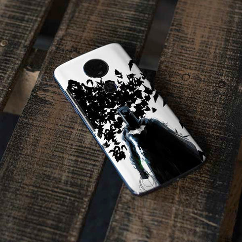 DC Comics Batman Holding batarang Art Moto E5 Plus Skin
