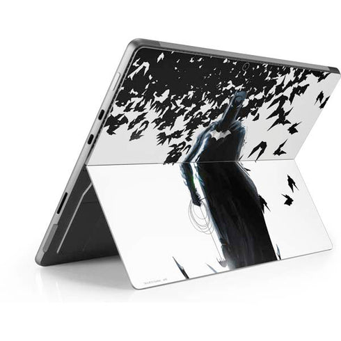 DC Comics Batman Holding batarang Art Surface Pro 9 Skin