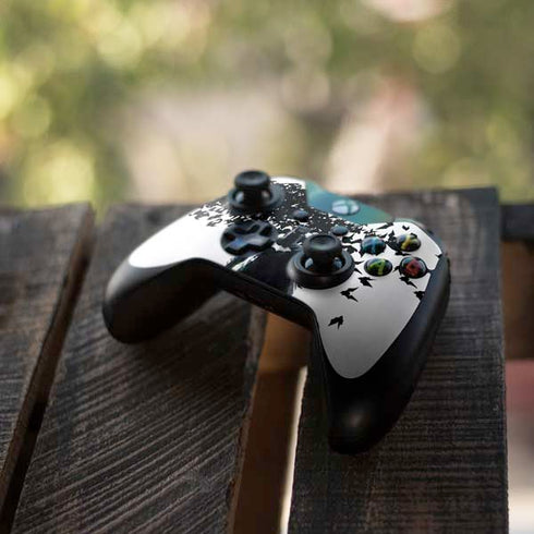 DC Comics Batman Holding batarang Art Xbox One Controller Skin